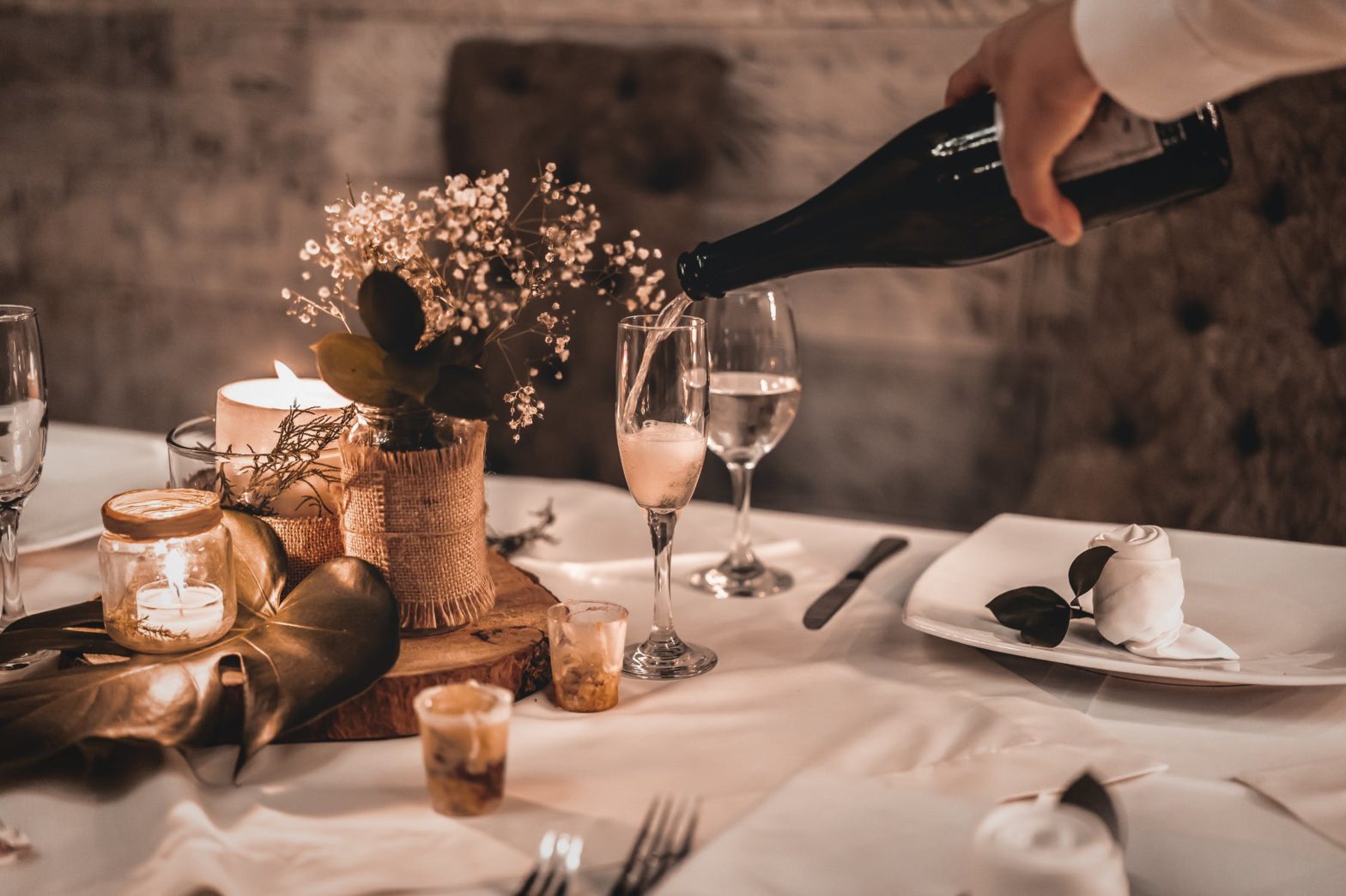 date night restaurants in Los Angeles | one museum square | Where to Find Romantic Date Night Restaurants in Los Angeles - wine