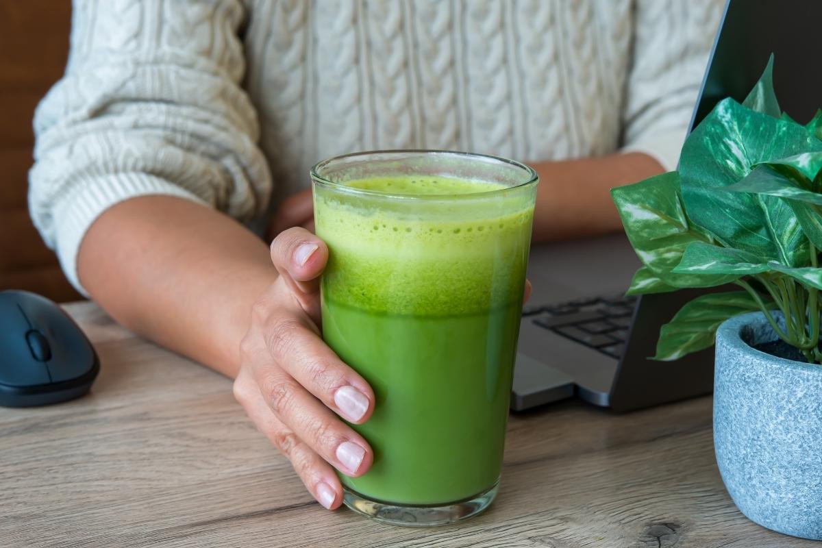 Healthy Juice Bars Near OMS luxury apartments los angeles